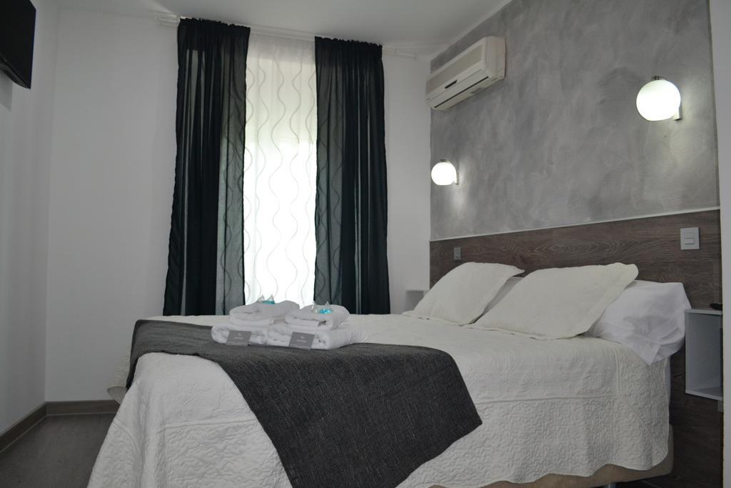 Hostal Meyra Madrid Kültér fotó