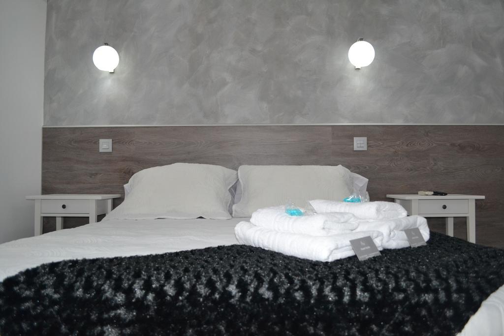 Hostal Meyra Madrid Kültér fotó