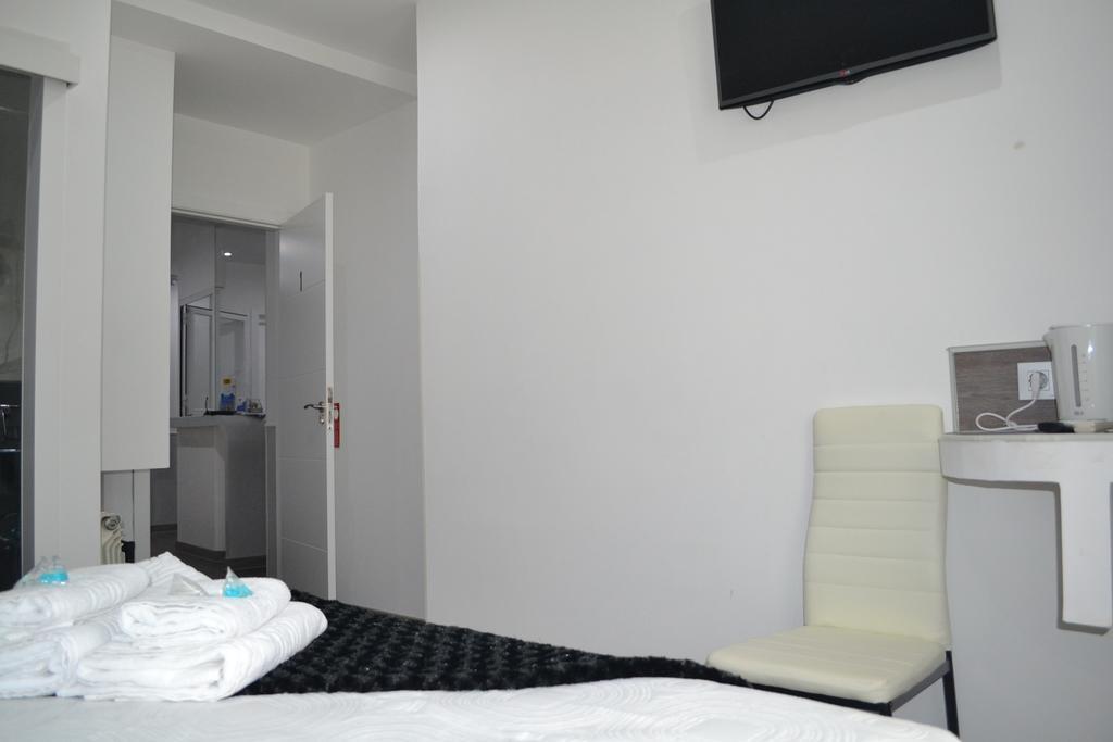 Hostal Meyra Madrid Kültér fotó