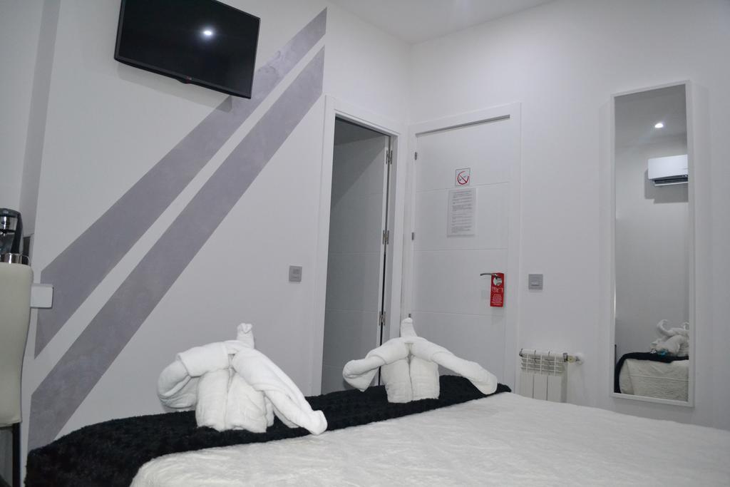 Hostal Meyra Madrid Kültér fotó