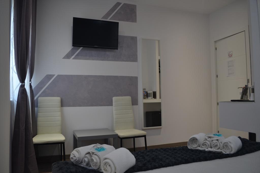 Hostal Meyra Madrid Kültér fotó