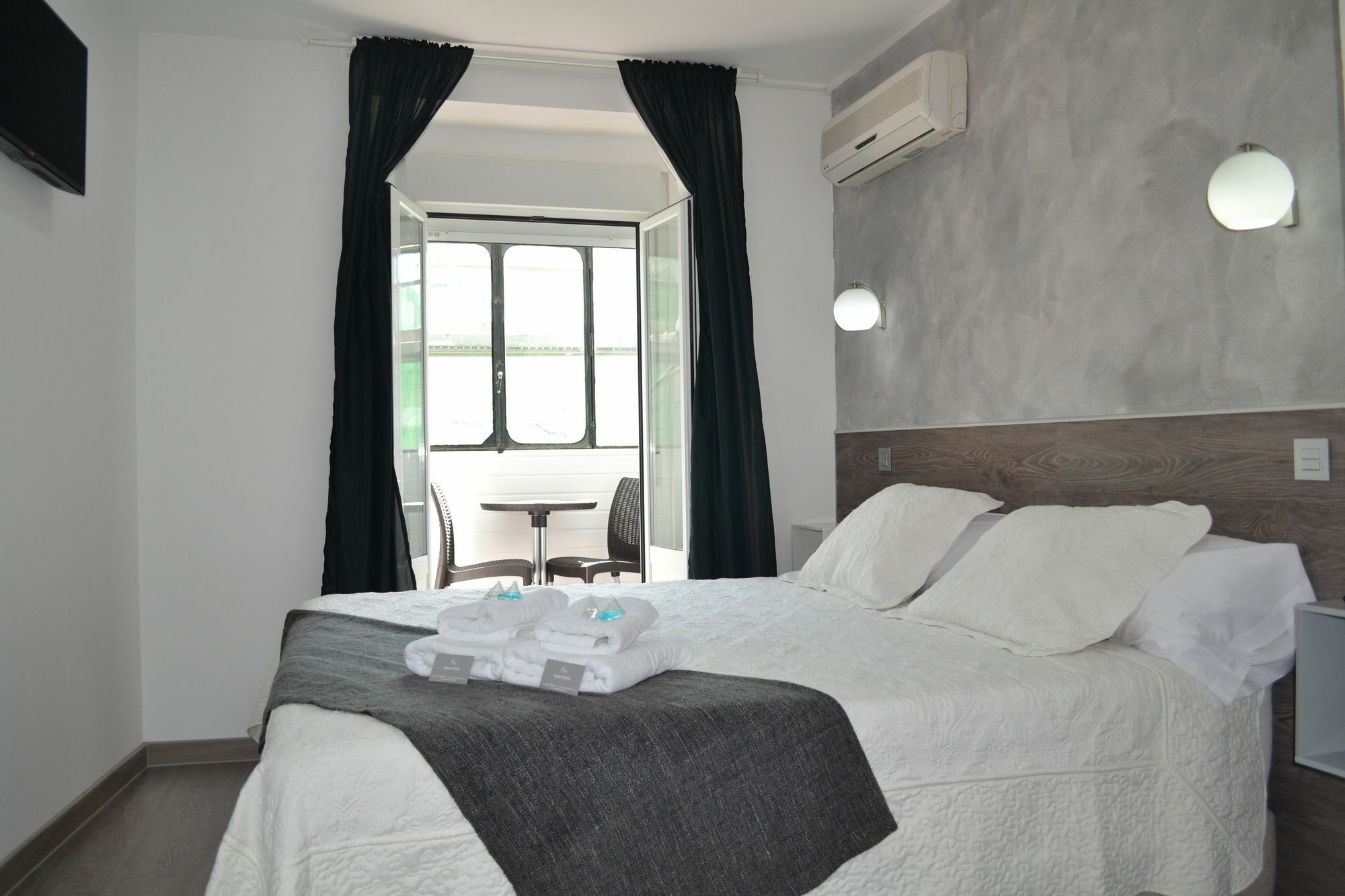 Hostal Meyra Madrid Kültér fotó