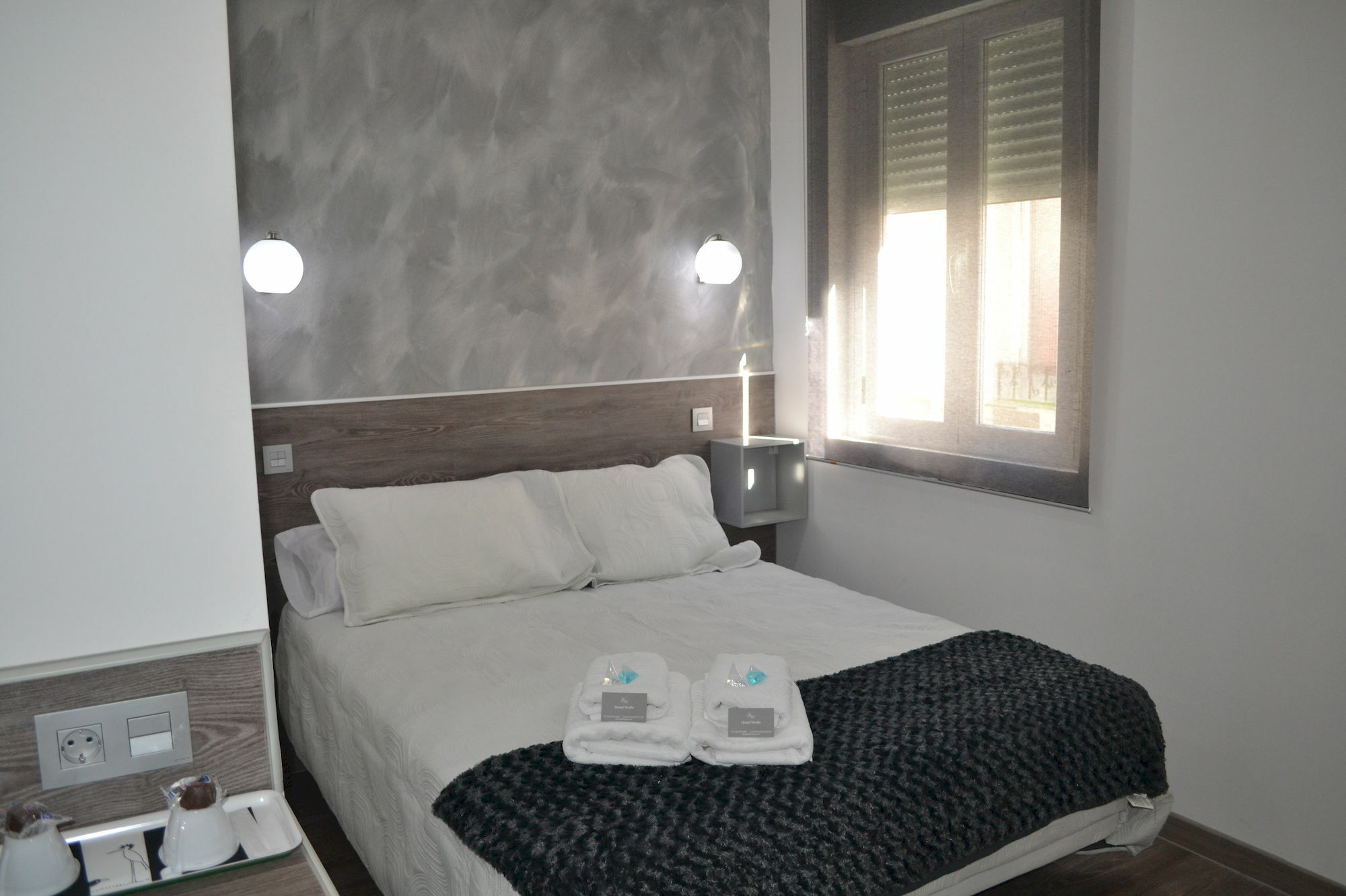 Hostal Meyra Madrid Kültér fotó