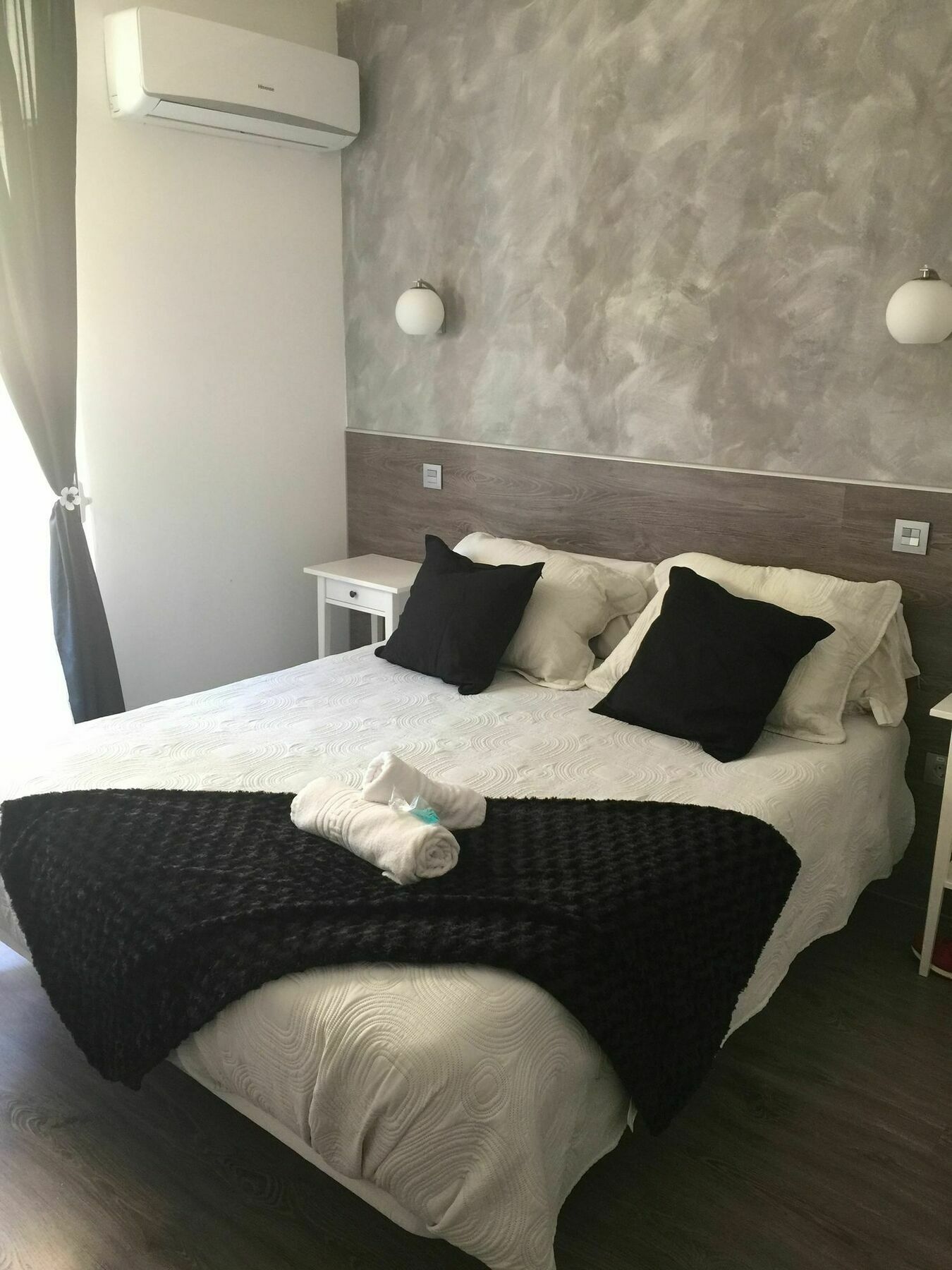 Hostal Meyra Madrid Kültér fotó
