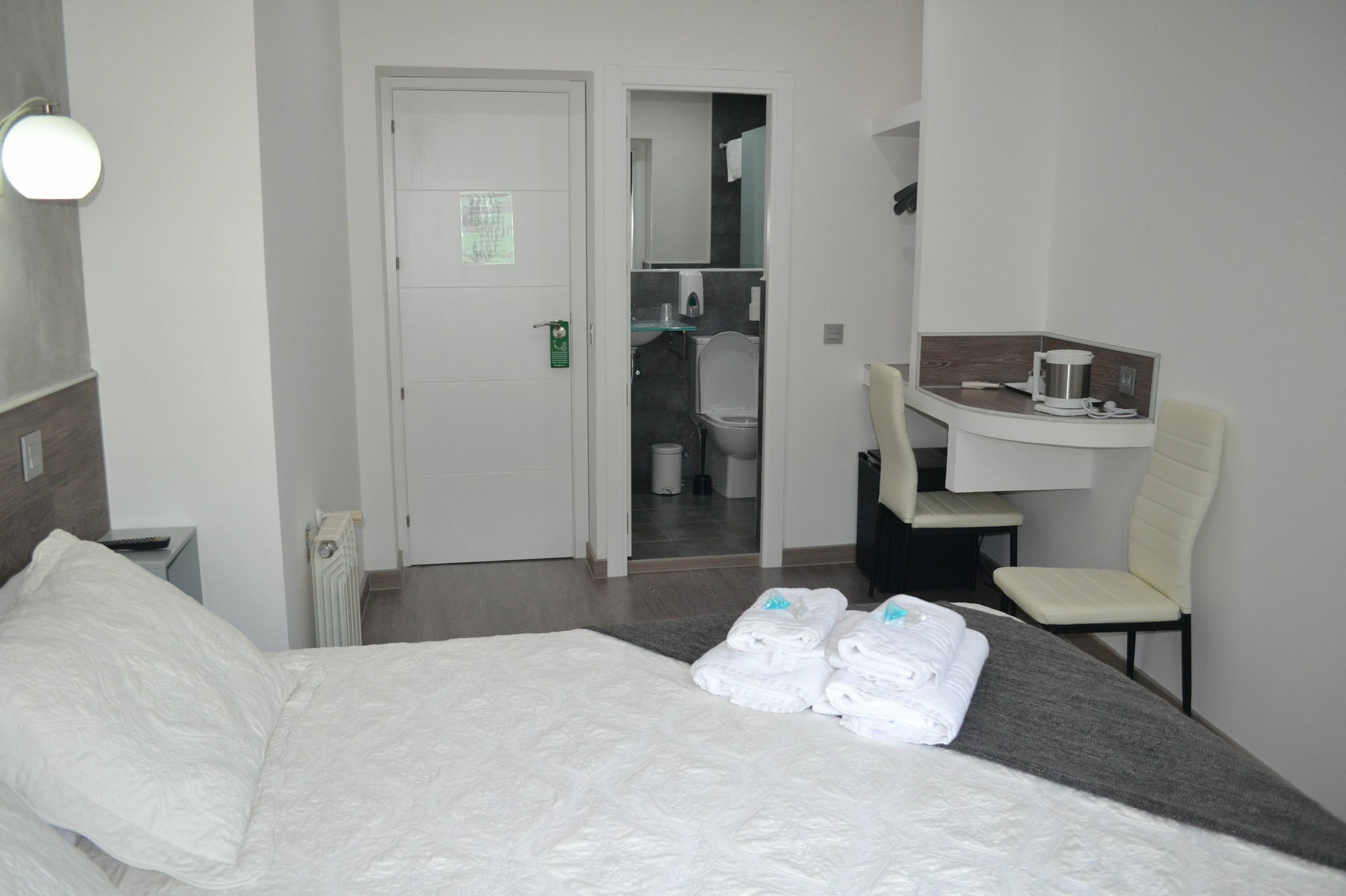 Hostal Meyra Madrid Kültér fotó