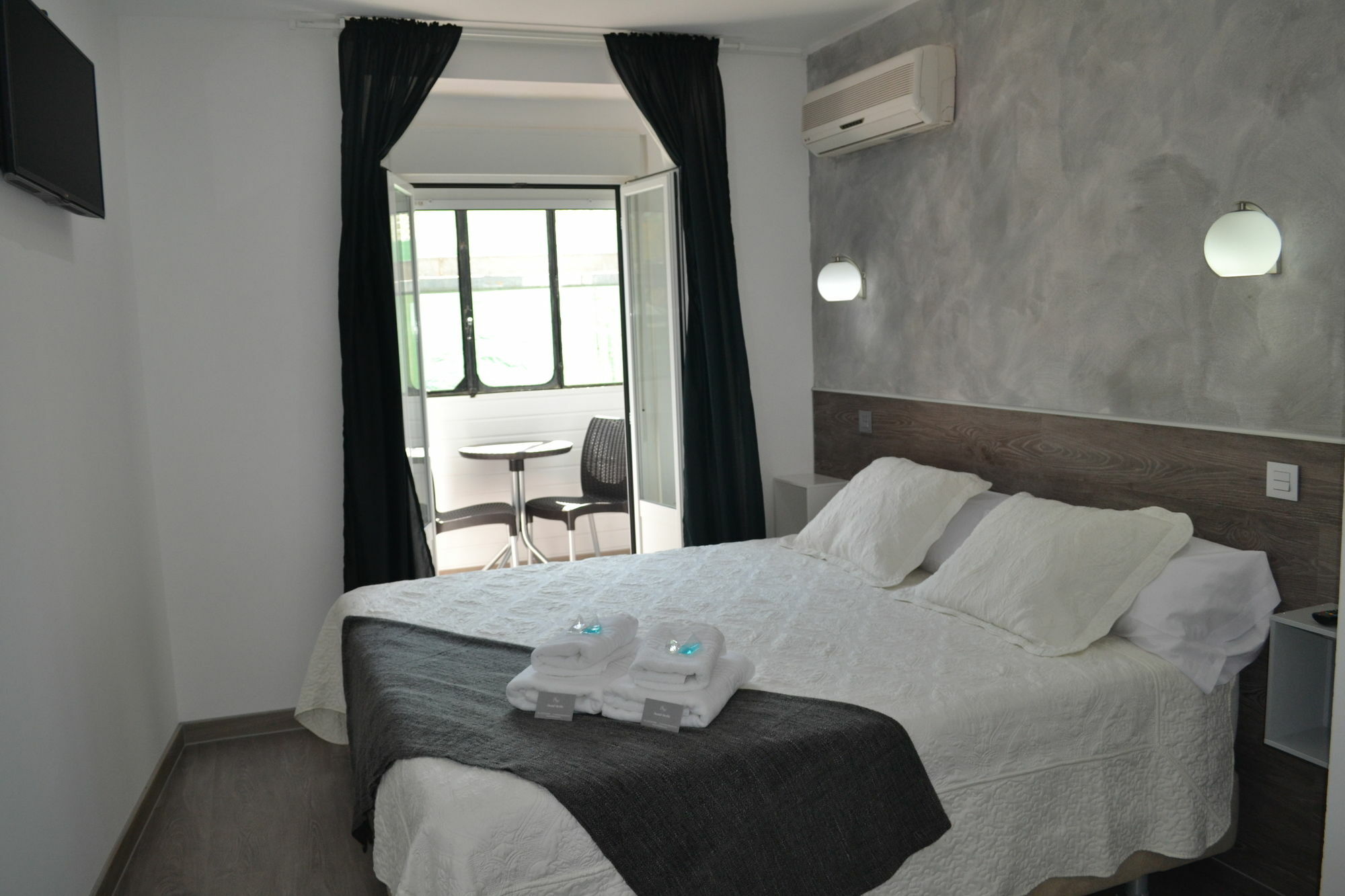 Hostal Meyra Madrid Kültér fotó